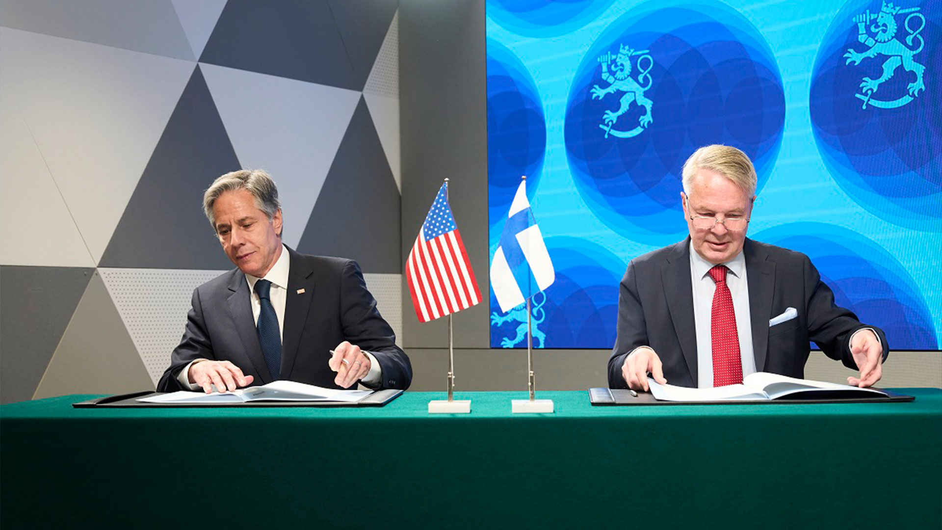Foreign Minister Haavisto and Secretary of State Blinken signed a Joint Statement on Cooperation in Advanced Wireless Communications